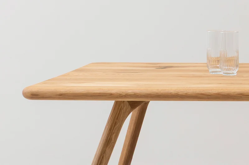ARLEN Dining Table