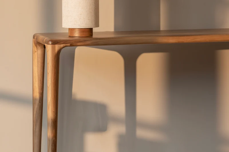 LÜNA Console Table