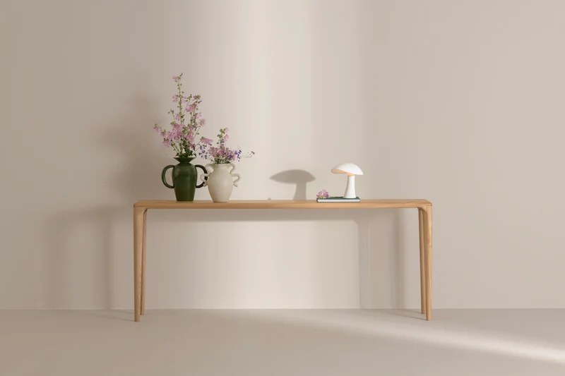 LÜNA Console Table