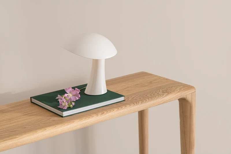LÜNA Console Table
