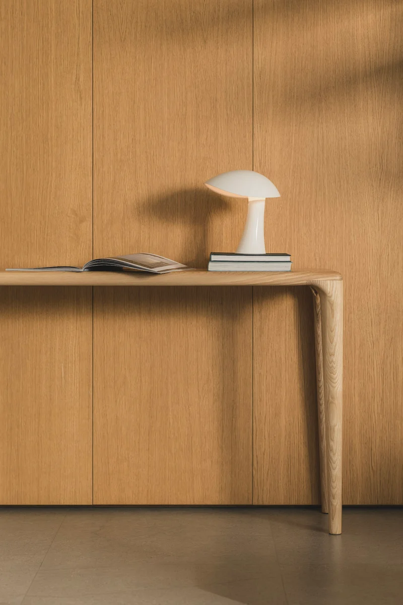 LÜNA Console Table