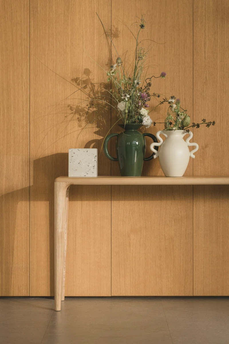 LÜNA Console Table