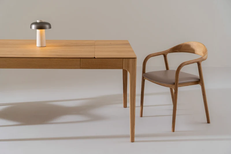 CAROLINA Oak Extendable Dining Table