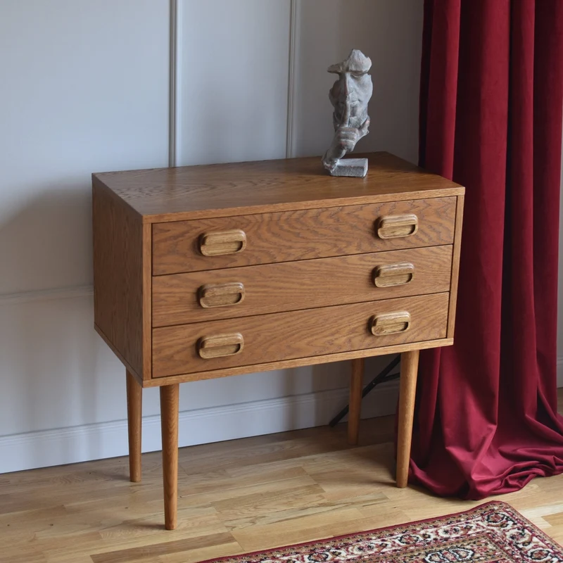 Commode avec tiroirs CERN