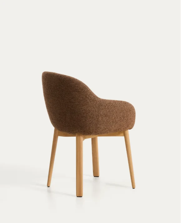 Meila chair with armrests in terracotta chenille with legs in natural finish