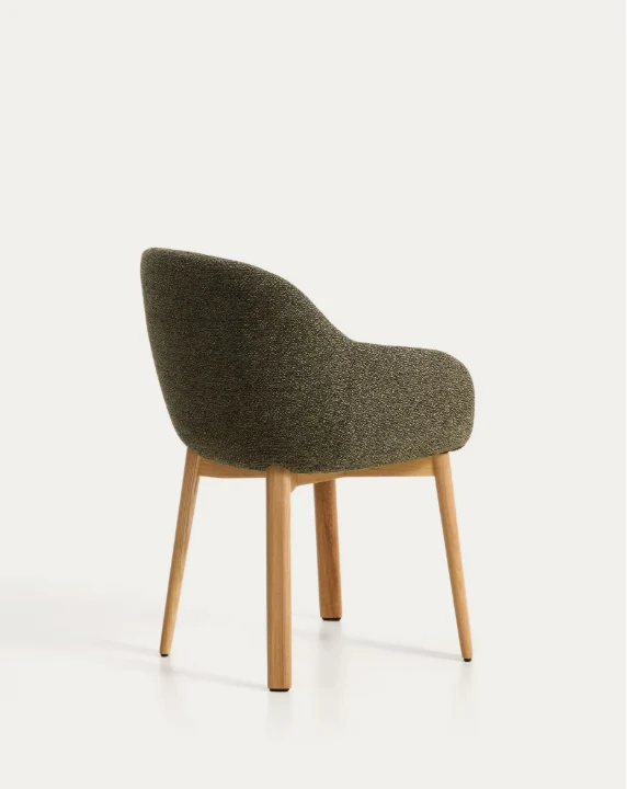Meila chair with armrests in green chenille with legs in natural finish