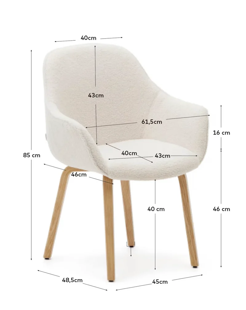 Aleli chair in white bouclé with solid ash wood legs and natural finish