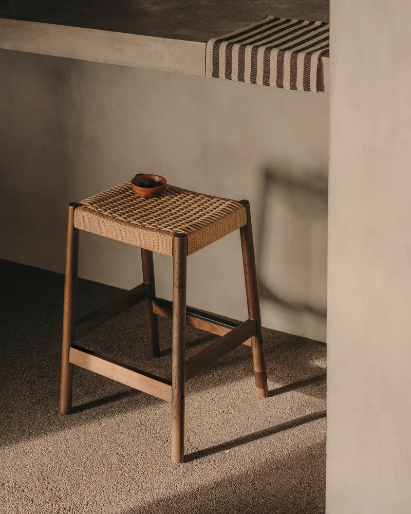 Yalia stool in solid oak wood in a walnut finish and rope cord 65 cm