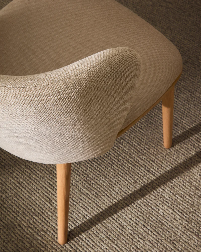 Ciselia chair beige chenille and natural legs