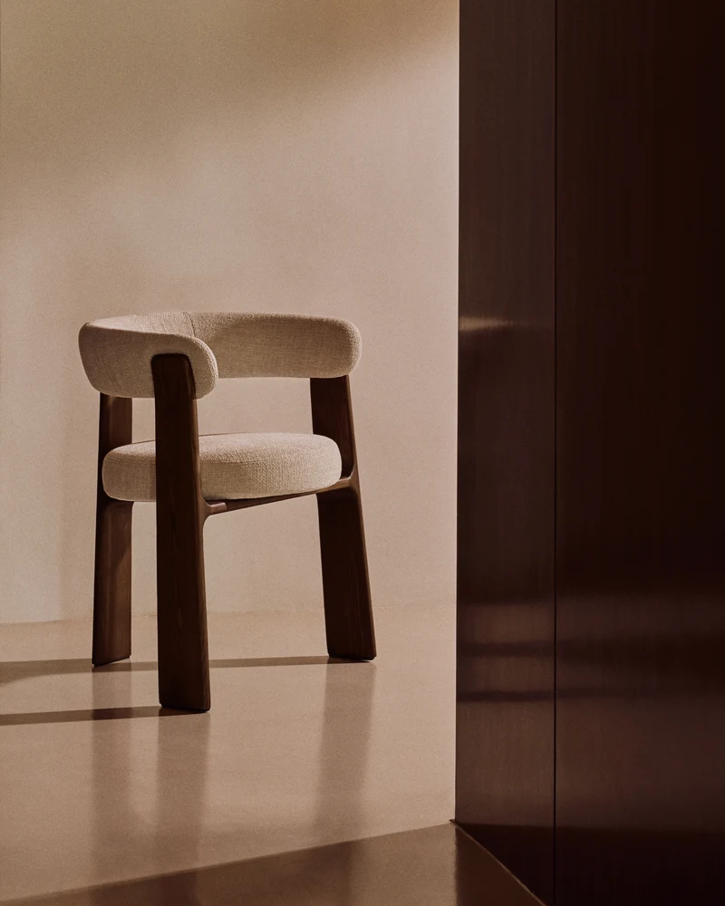 Granite 3-legged chair beige chenille & walnut