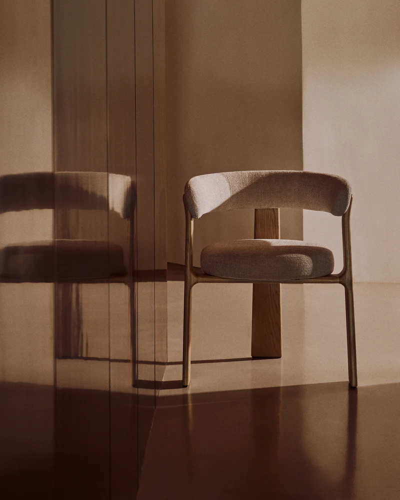 Granite 3-legged chair in beige chenille & ash