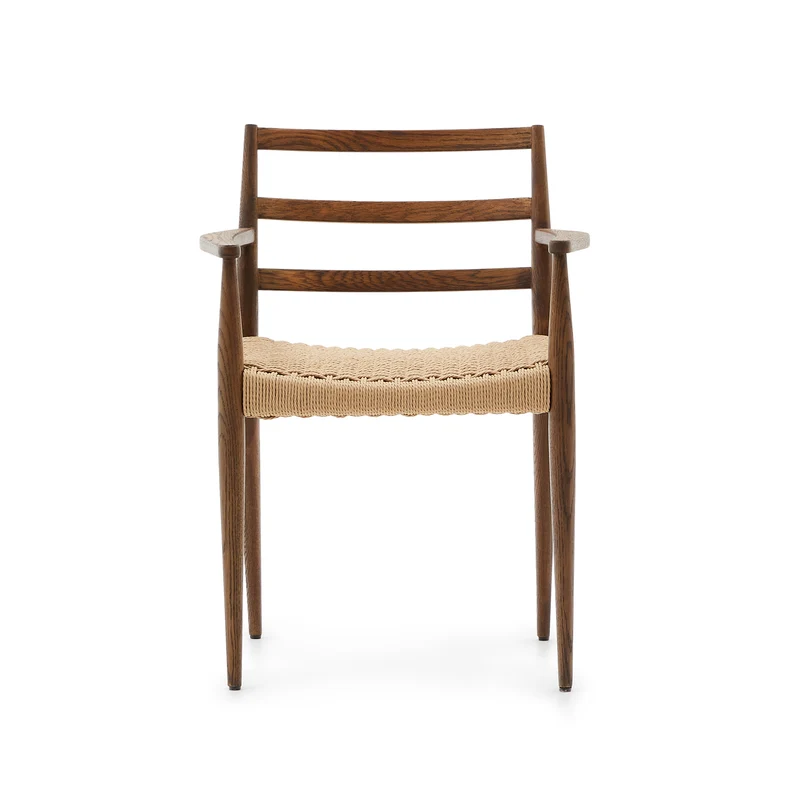 Analy chair with armrests in solid oak wood in a walnut finish and rope cord seat