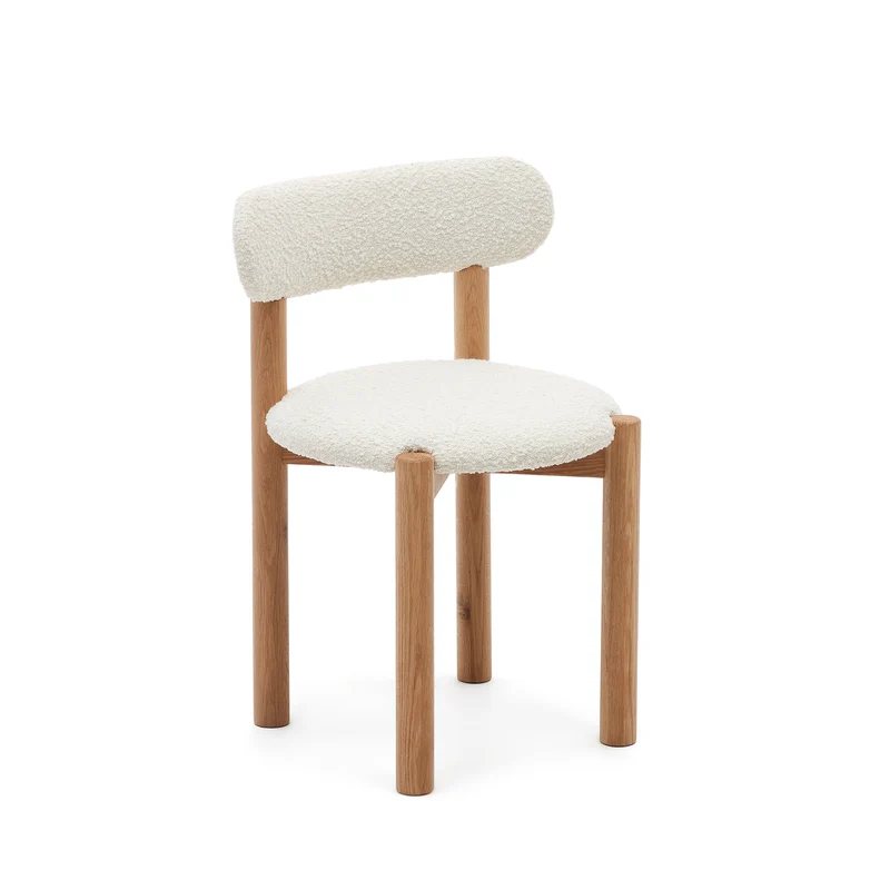 Nebai chair in white bouclé and solid oak wood structure with natural finish