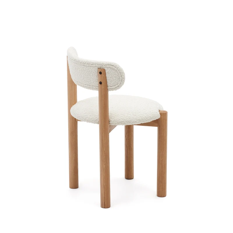 Nebai chair in white bouclé and solid oak wood structure with natural finish