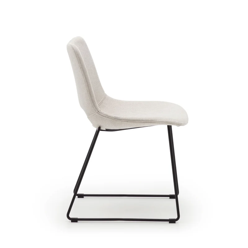Zahara chair in beige with steel legs in a black finish