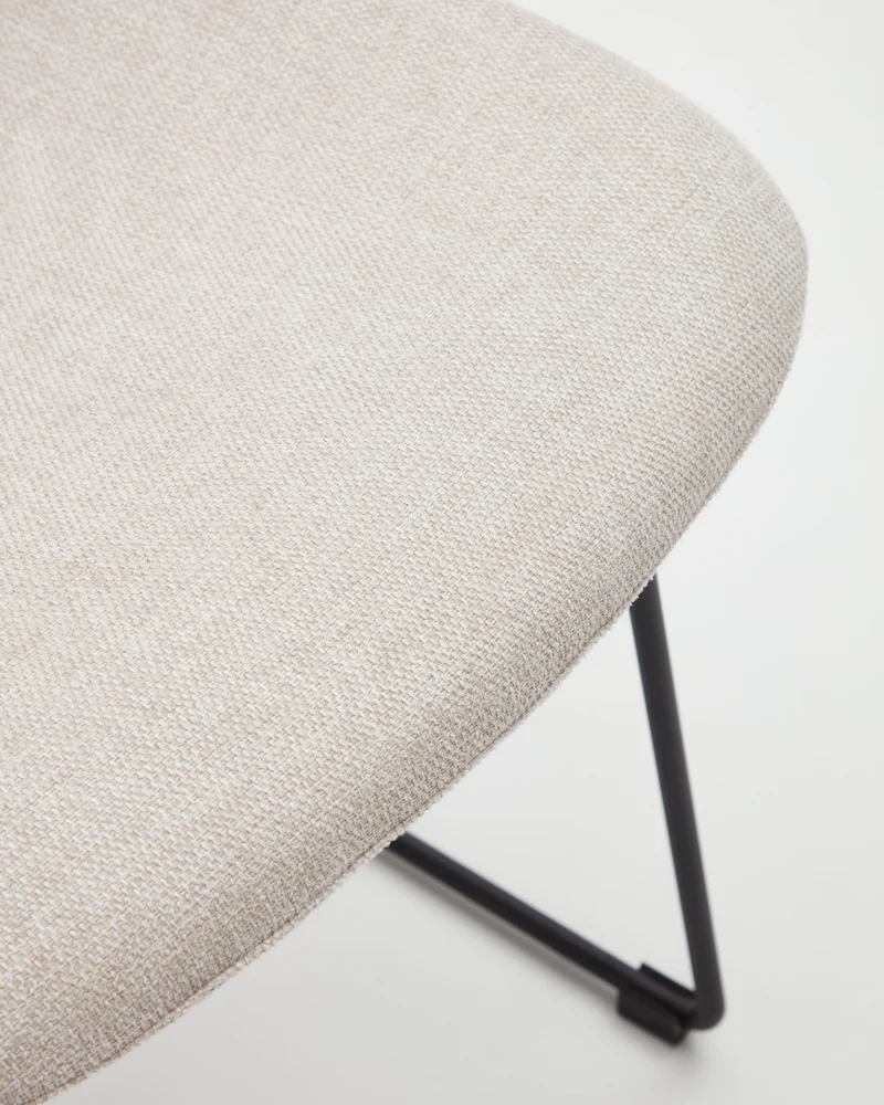 Zahara chair in beige with steel legs in a black finish