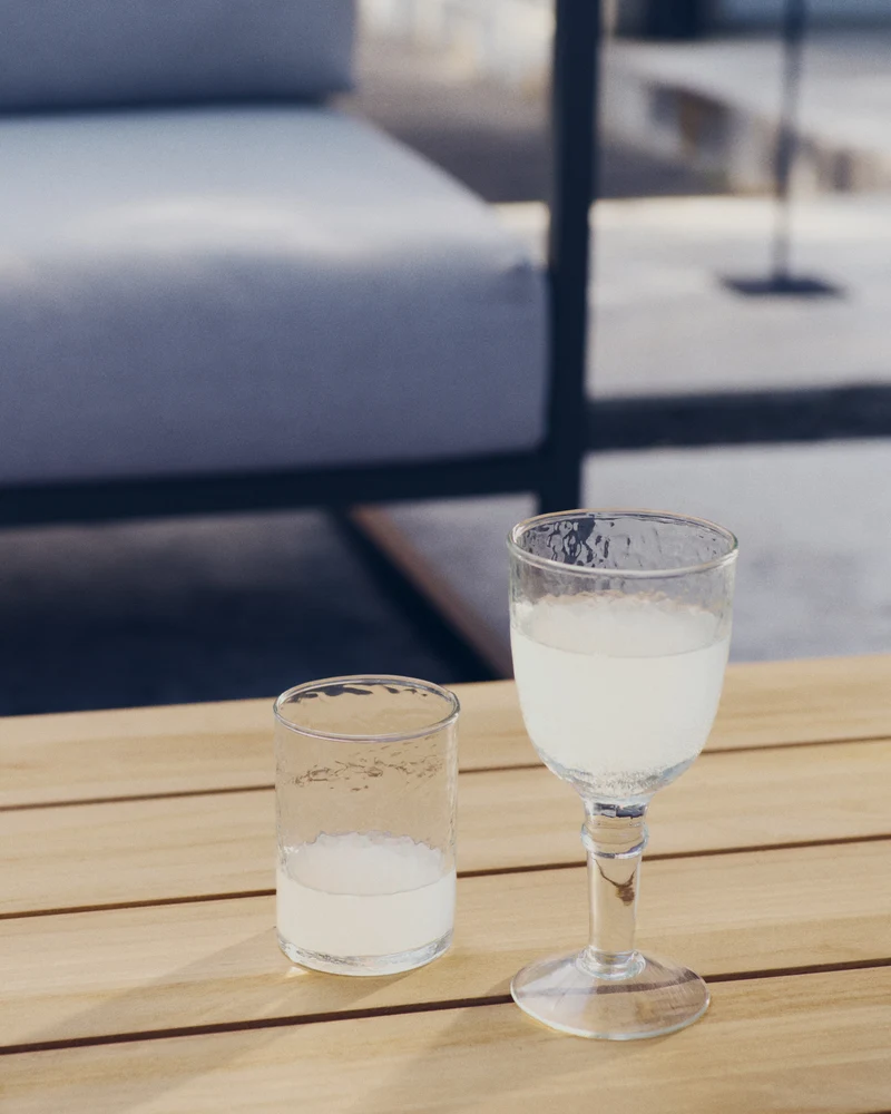 Vinea wine glass made of transparent recycled glass