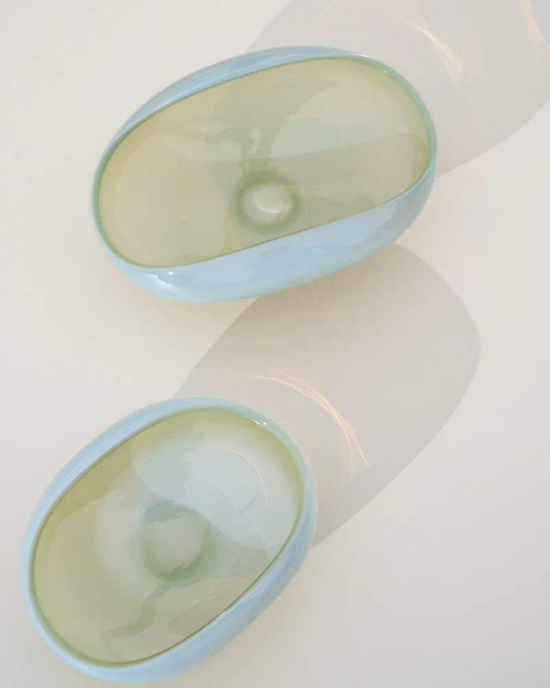 Nodila white glass centrepiece 19 x 14cm