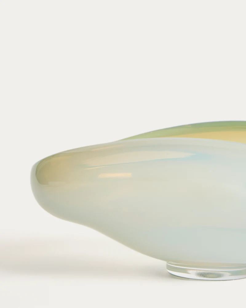 Nodila white glass centrepiece 23 x 16.5cm