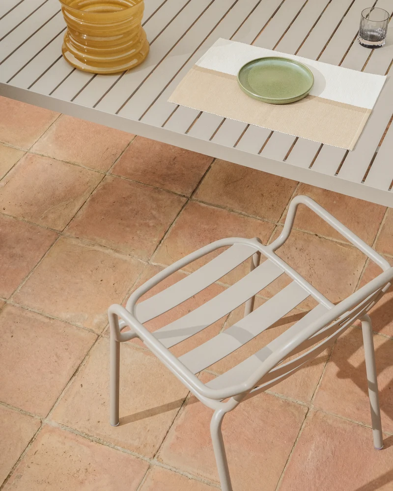 Tari beige table runner