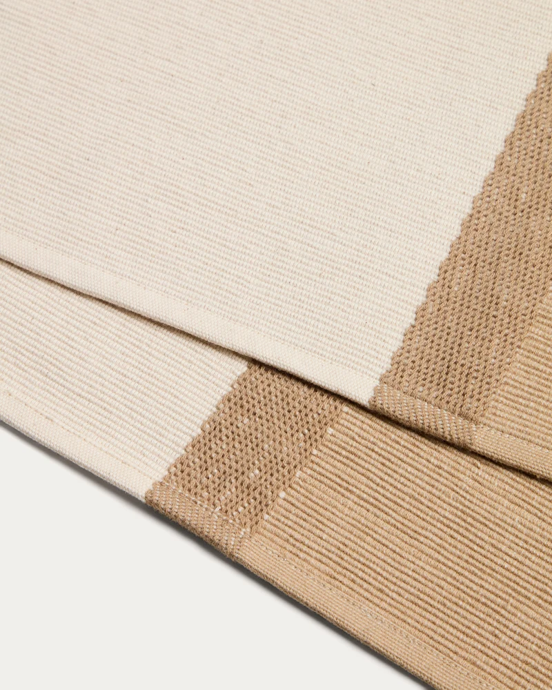 Tari beige table runner