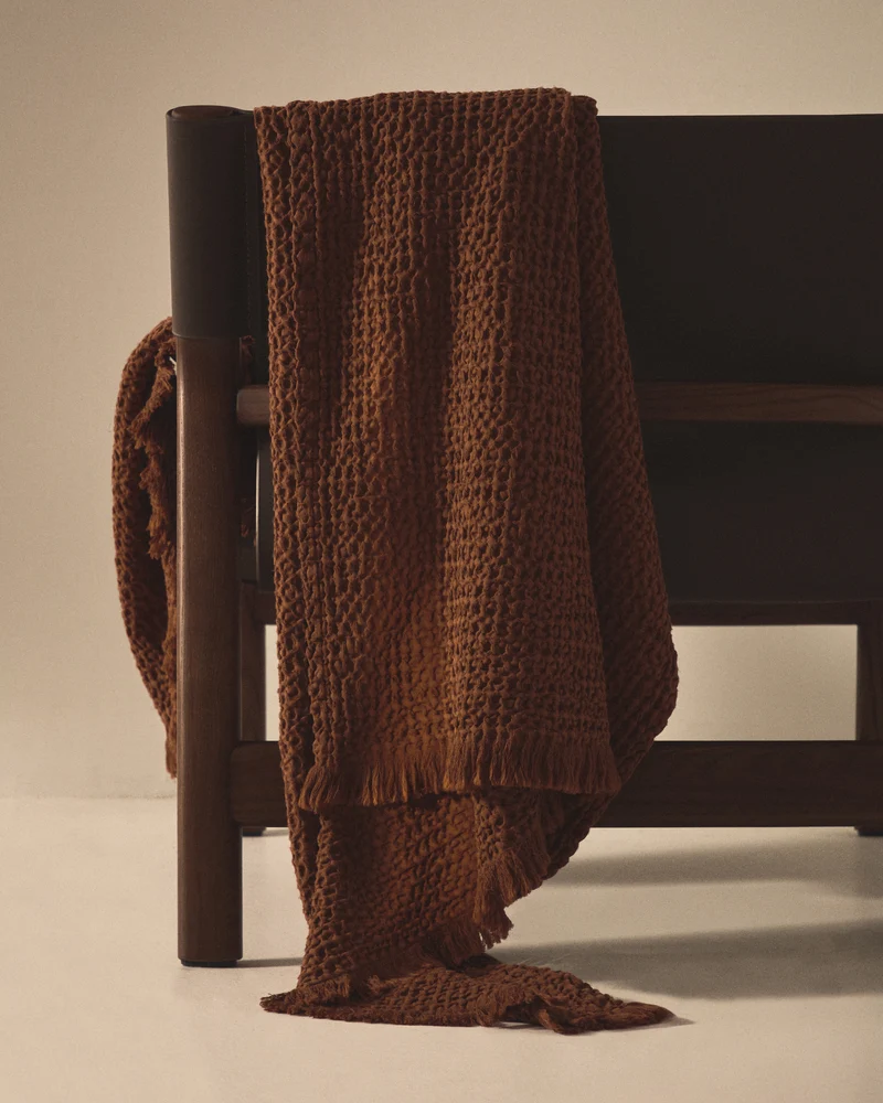 Nulina waffle blanket in dark orange