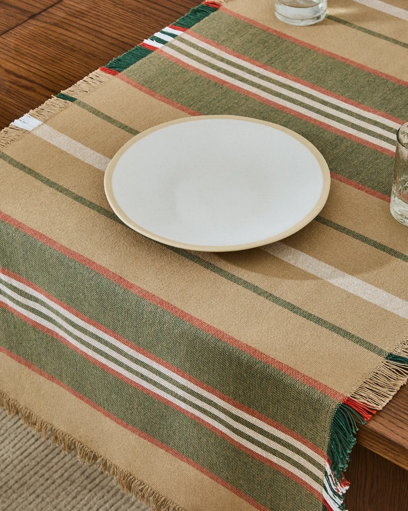 Davia table runner with green stripes 50 x 150cm