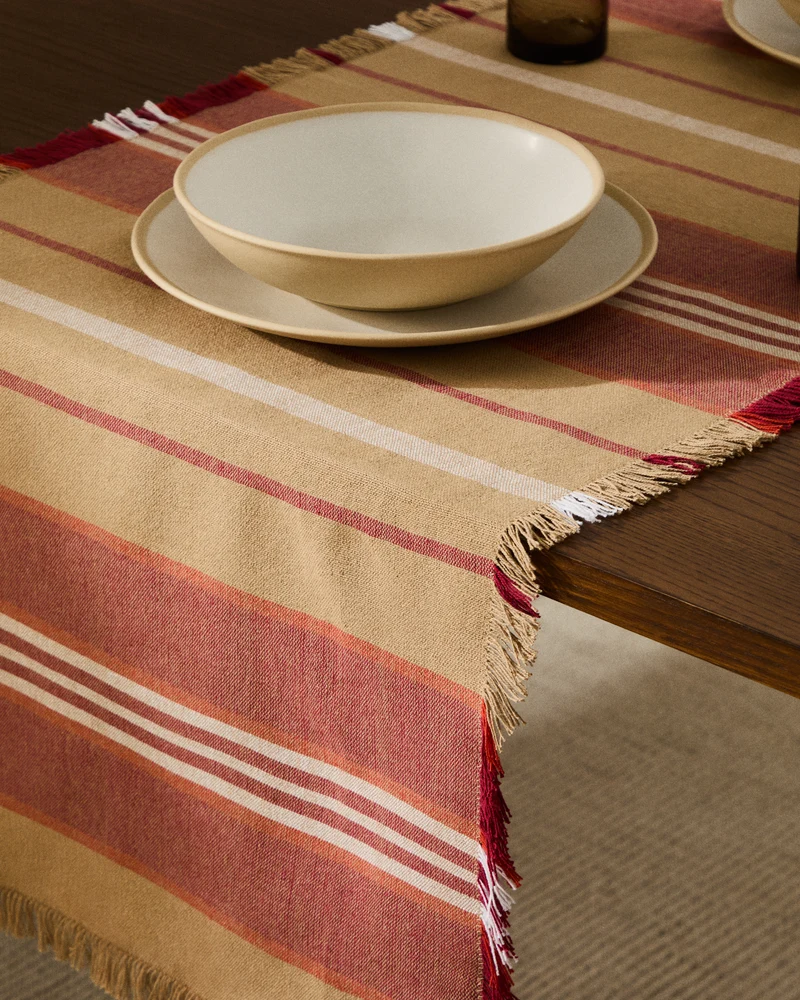 Davia table runner with red stripes 50 x 150cm