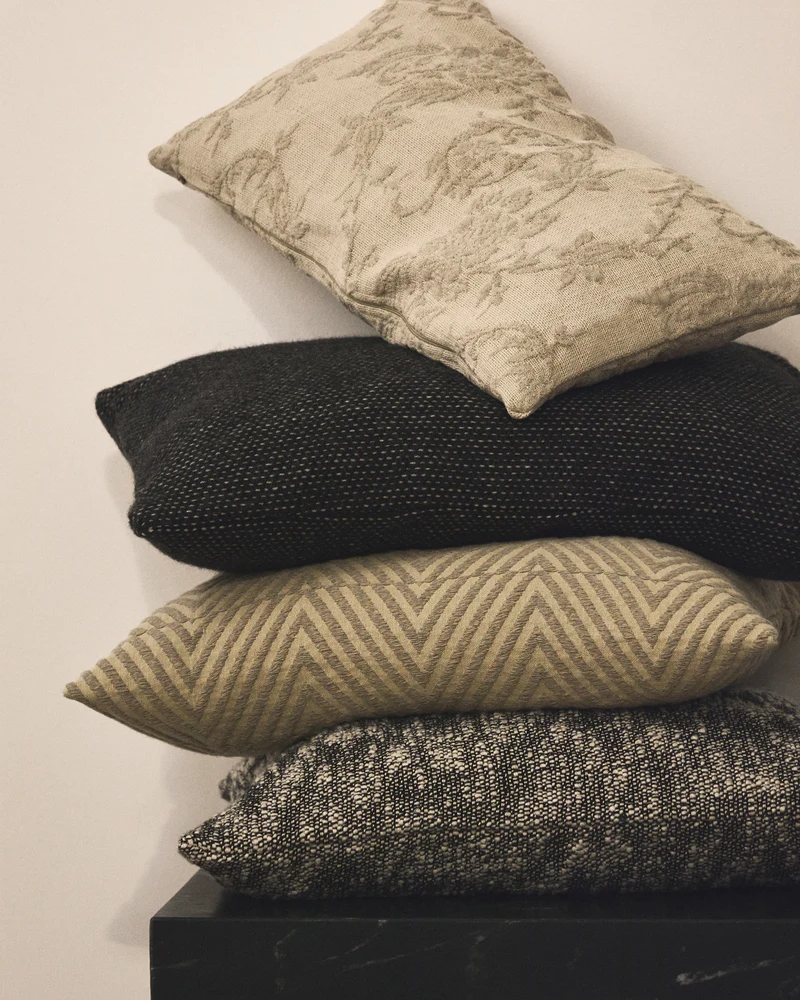 Mevia cushion cover in beige and black linen blend 50 x 50 cm