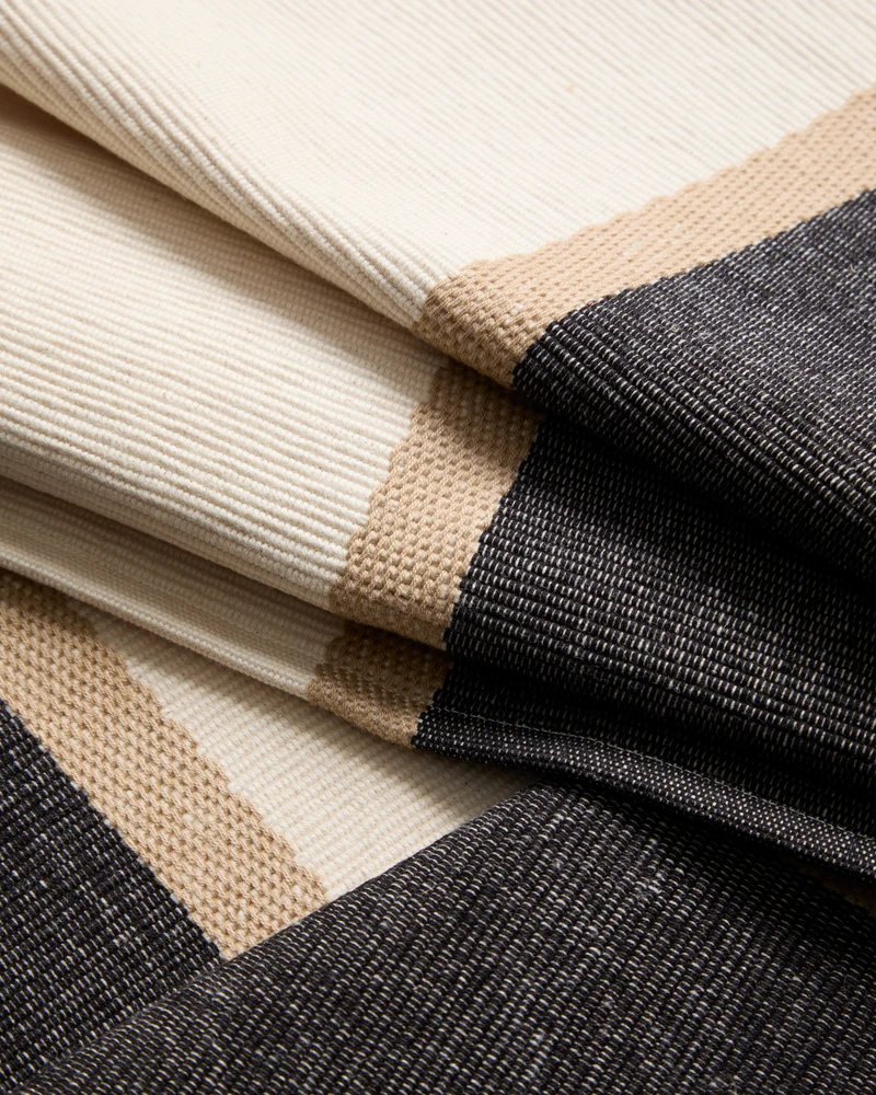 Tari set of 2 black placemats 35 x 50 cm