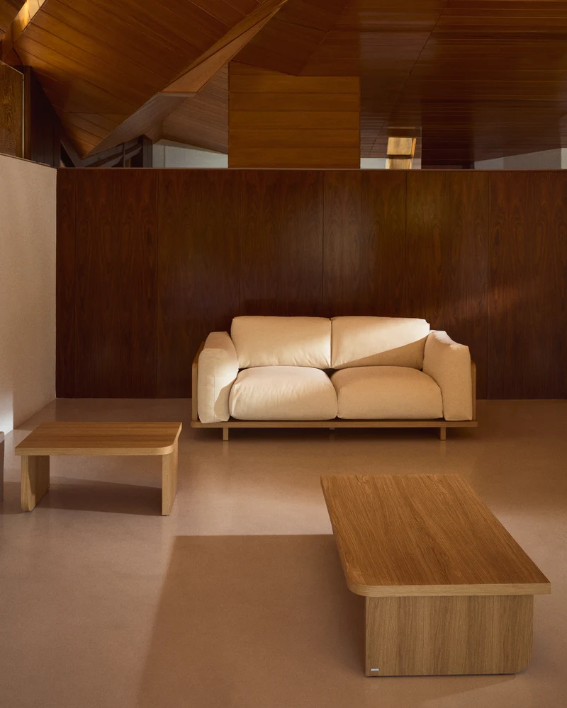 Oaq coffee table