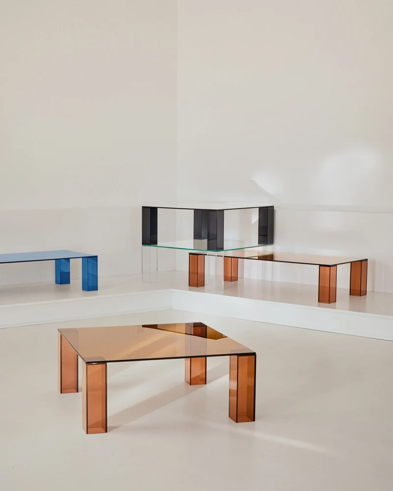 Adularia blue side table