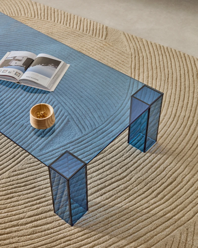 Adularia blue coffee table