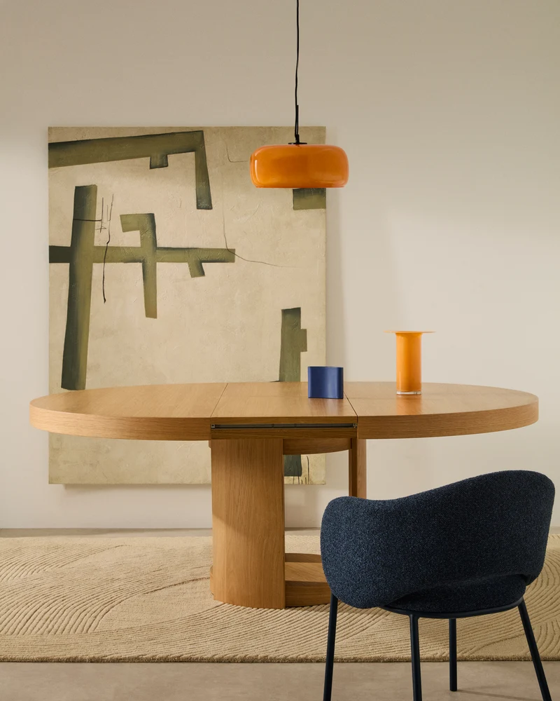 Artis Extendable Round Table - Oak