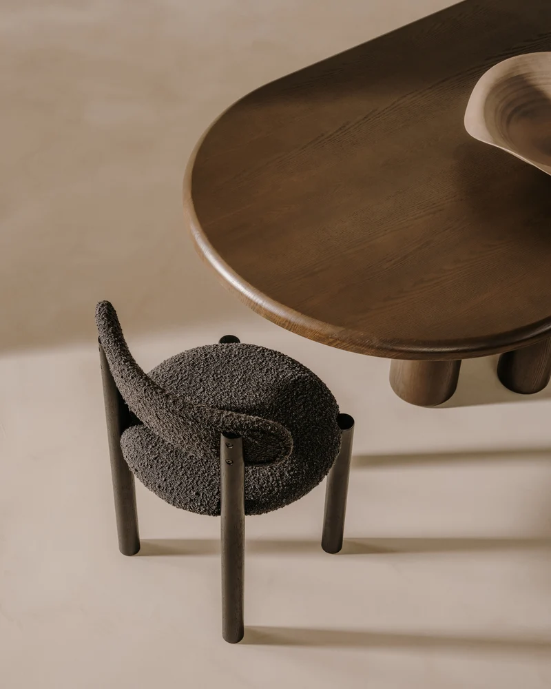 Mailen Oval Table