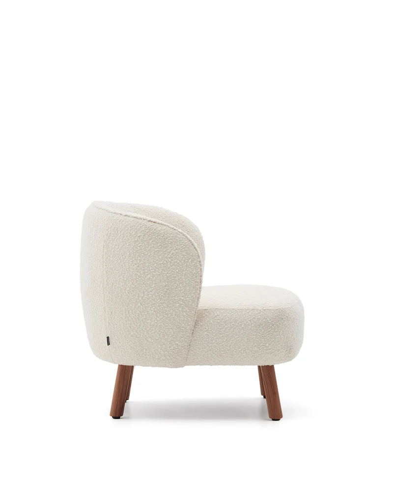 Ulit armchair in white bouclé legs in a walnut finish
