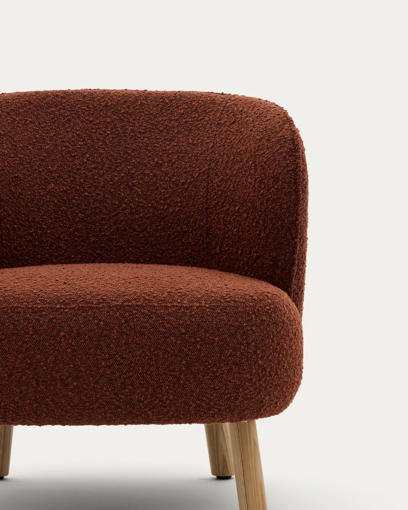 Ulit armchair in terracotta bouclé natural finish legs
