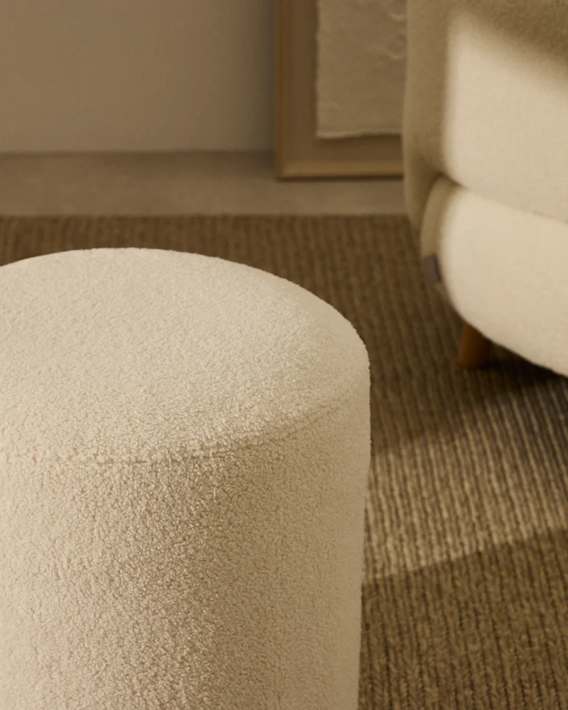 Kaeli footrest with removable cover in ecru bouclé Ø 43 cm