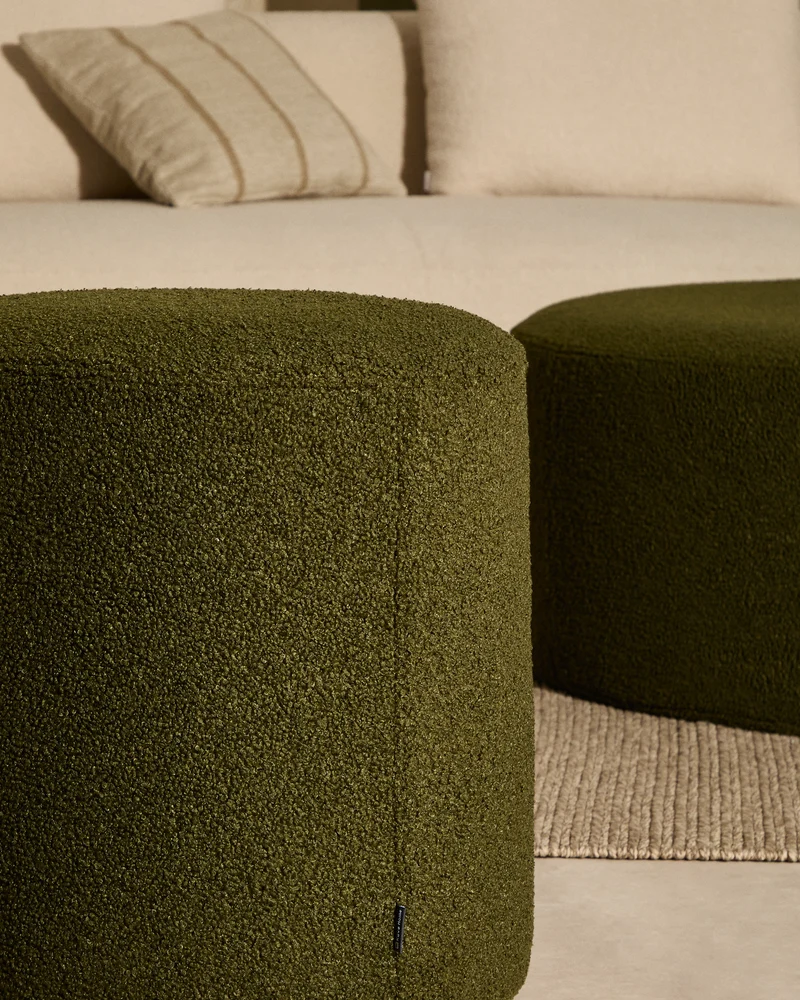 Kaeli footrest with removable cover in green bouclé Ø 43 cm