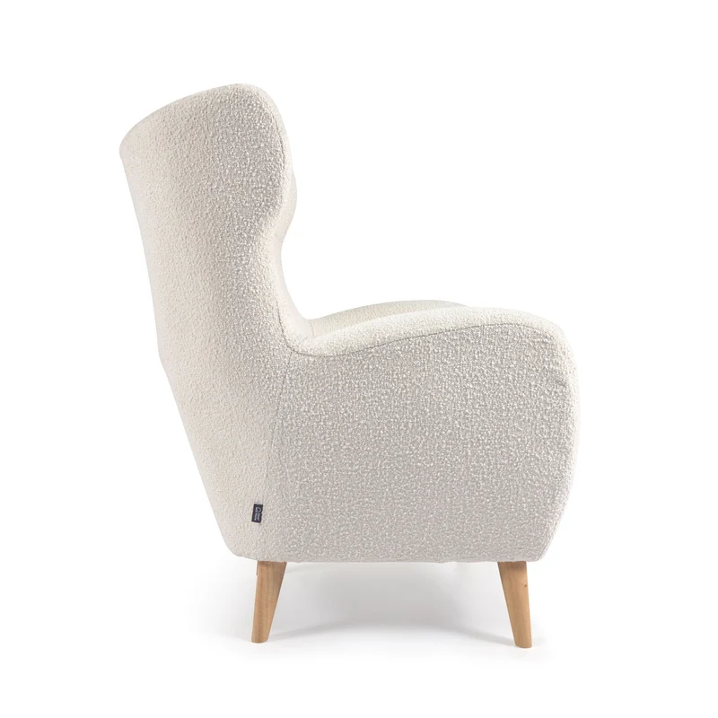 Patio armchair in white bouclé with solid, beech wood legs FSC Mix Credit