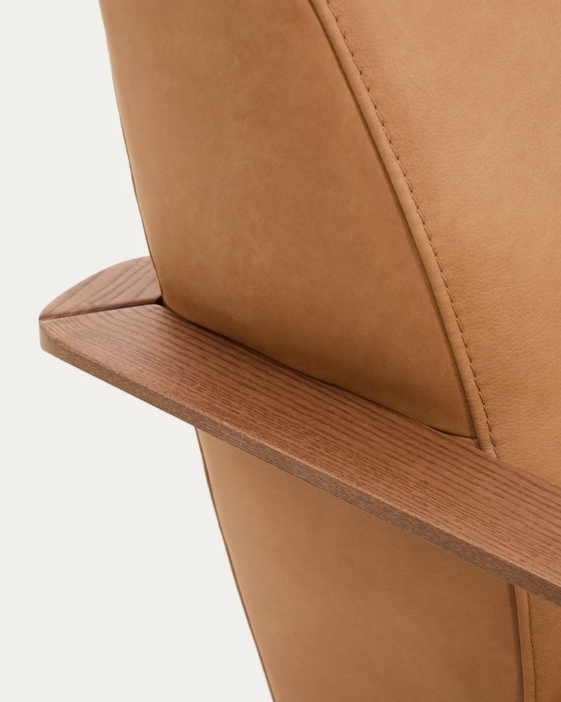 Meghan armchair in brown leather and solid ash wood with walnut-coloured finish FSC Mix Credit