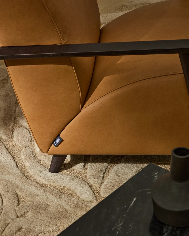 Meghan armchair in brown leather and solid ash wood with wenge-coloured finish FSC Mix Credit