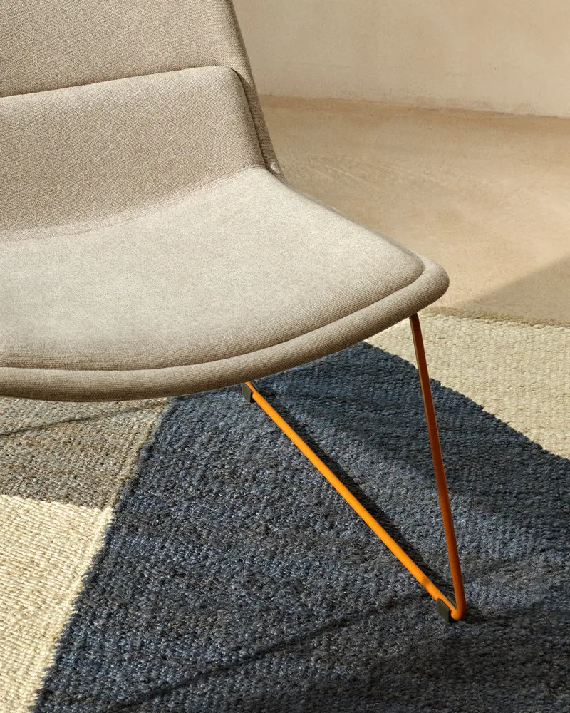 Zahara beige armchair with steel legs and terracotta finish