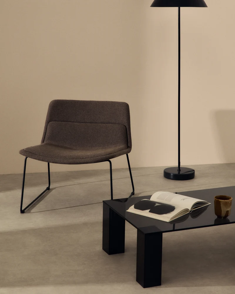 Zahara brown armchair and steel in a black finish