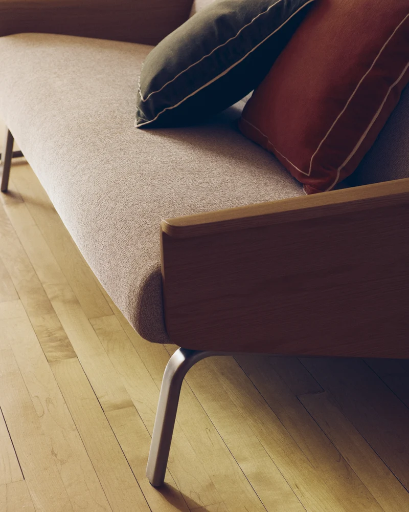 Amsen 2-Seater - Beige Chenille