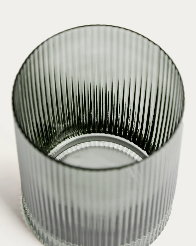 Eluria Glass