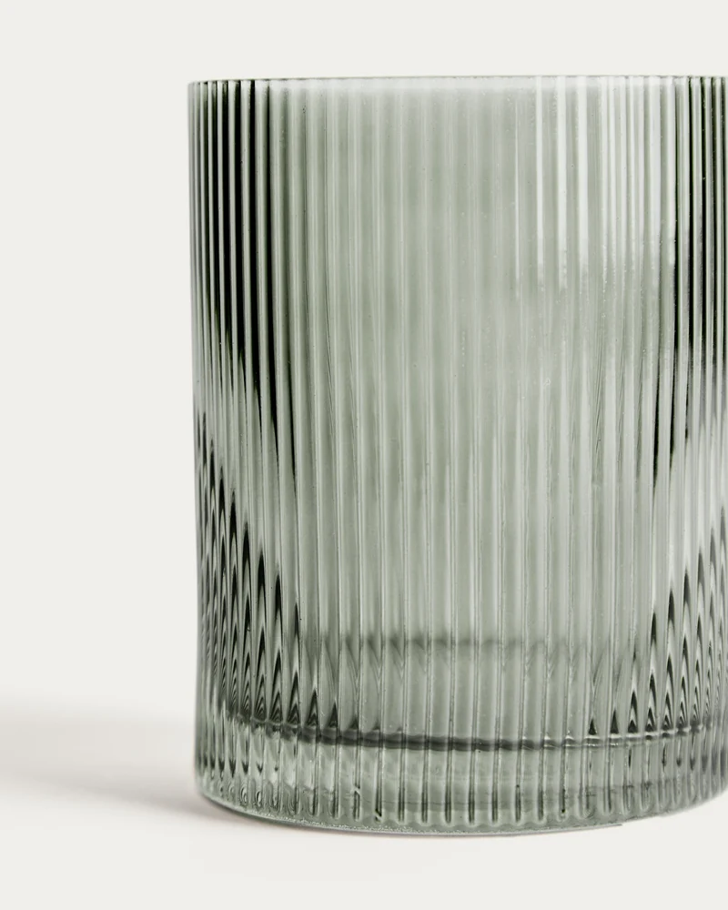 Eluria Glass