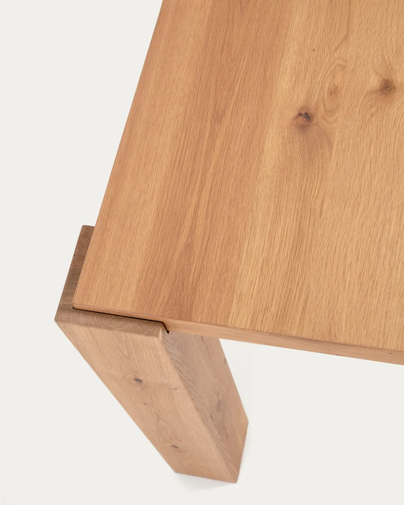 Deyanira table with oak veneer and solid oak legs 200 x 100 cm