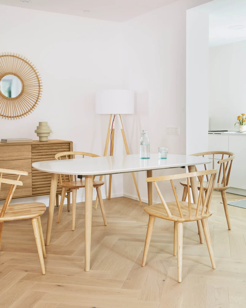 Oqui extendable oval table with an oak veneer and solid wood legs, Ø 160 (260) x 100 cm
