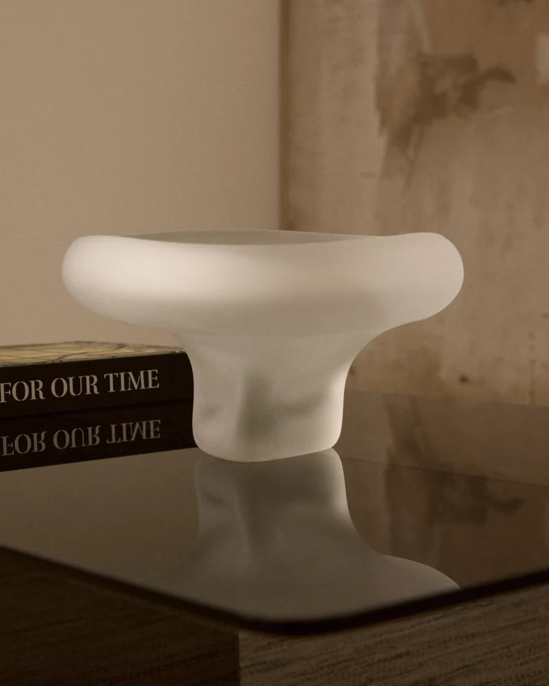 Ondaro frosted glass centrepiece 15cm